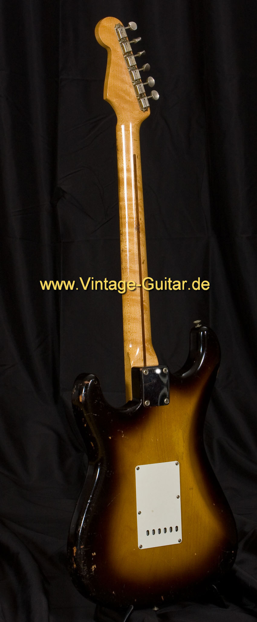 Fender Stratocaster 1956 sb b.jpg